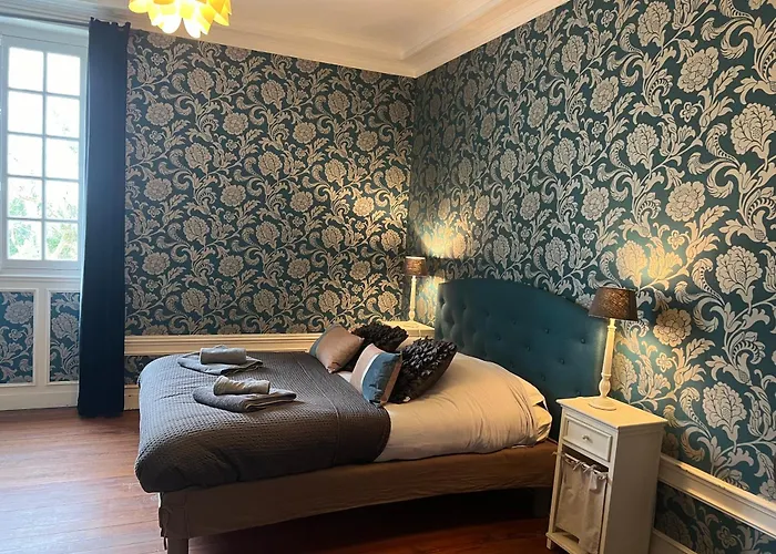 Homestay Le Chateau De Saint Ouen Entre Et Campagne *